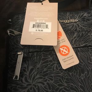 Baggallini hand bag